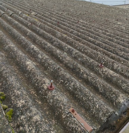 阿蘇郡西原村で経年劣化した倉庫波型スレート屋根のリフォーム相談